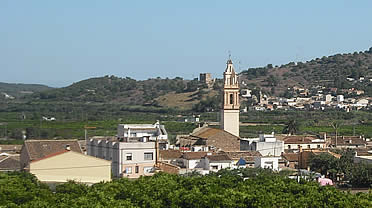 Campo de Murviedro: Algimia en primer t&eacute;rmino y Torres Torres al fondo