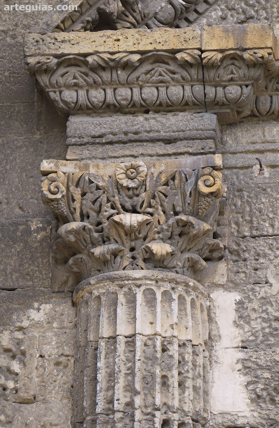 Otra de las columnas de aspecto romano