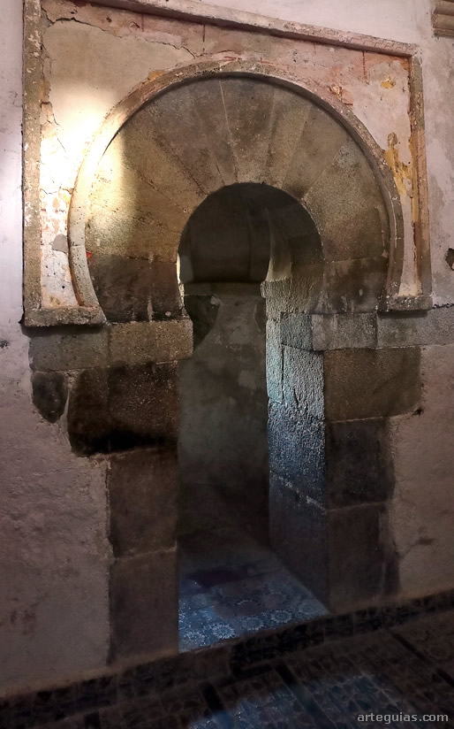 San Miguel de Celanova: arco triunfal del &aacute;bside