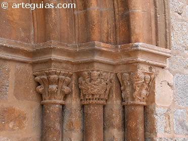 Puerta rom&aacute;nica. Sant Mateu