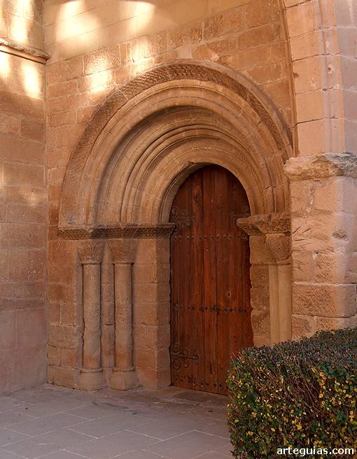 Otra de las puertas románicas