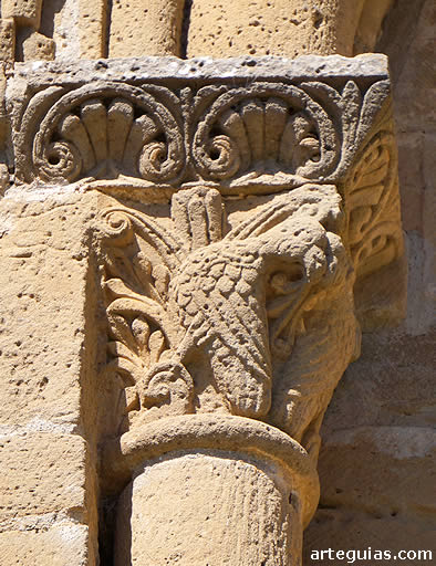 Capitel de aves