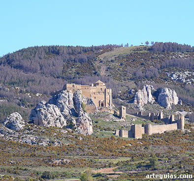El Castillo de Loarre desde la Hoya de Huesca