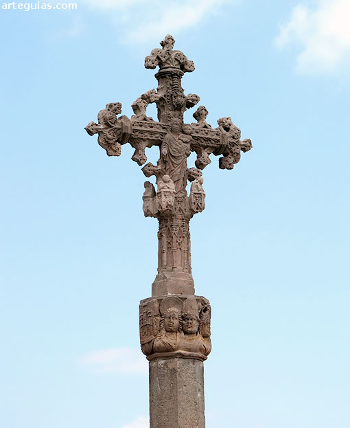 Cruz de las tres cabezas coronadas, Morella