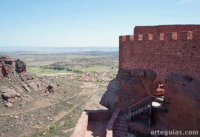 Vista de la localidad de Peracense desde la fortaleza