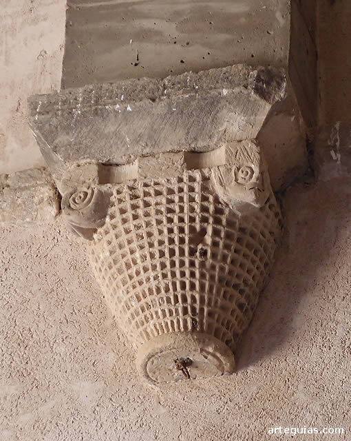 Capitel de la iglesia del Castillo de Zorita de los Canes