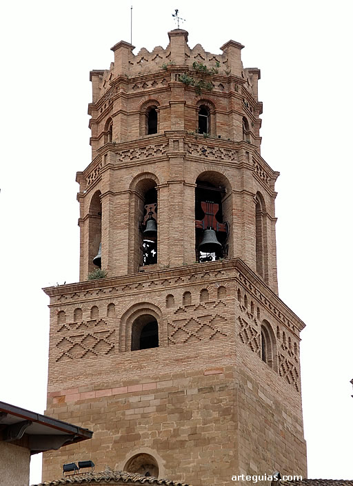 Campanario mudéjar de la concatedral de Monzón