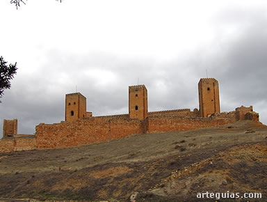 Albacara y castillo de Molina de Arag&oacute;n