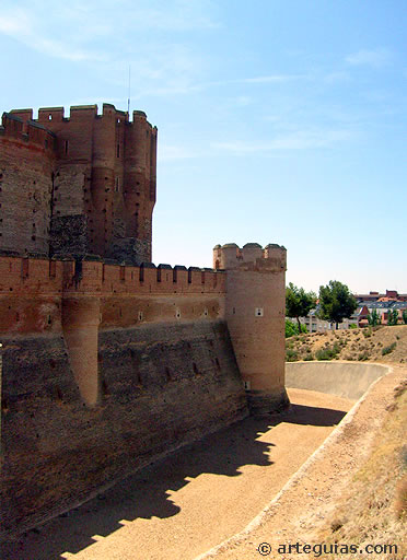 Foso y barbacana artillera