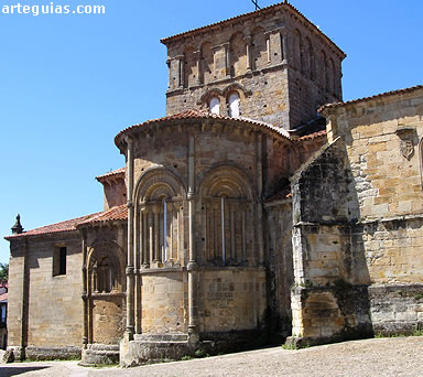 Imponente cabecera y cimborrio de la colegiata de Santillana del Mar