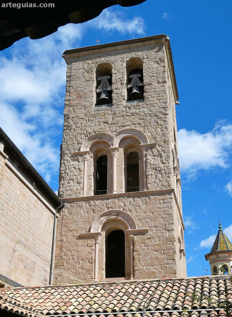 Torre campanario de la catedral de Solsona