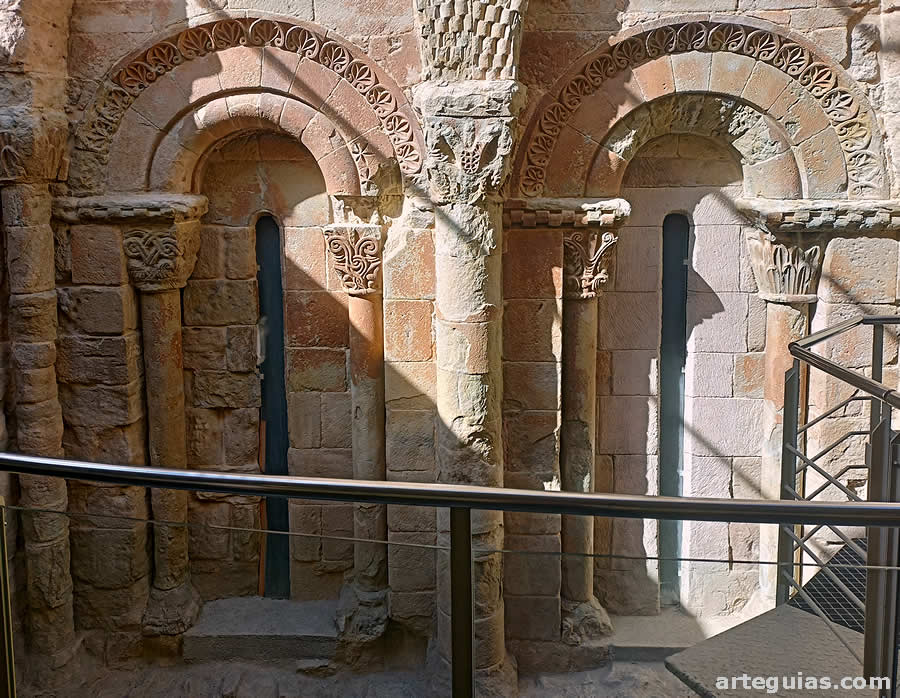 Ventanales de la torre campanario