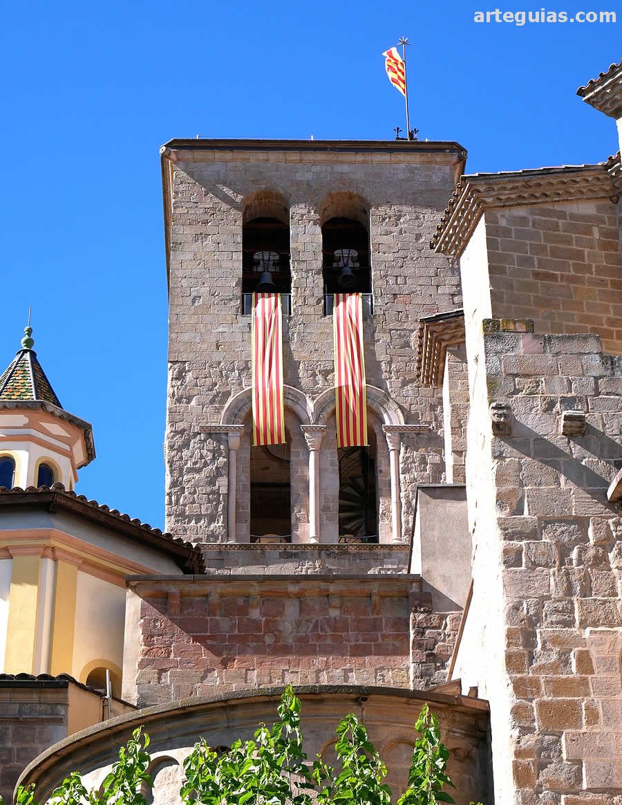 Campanario románico de la catedral