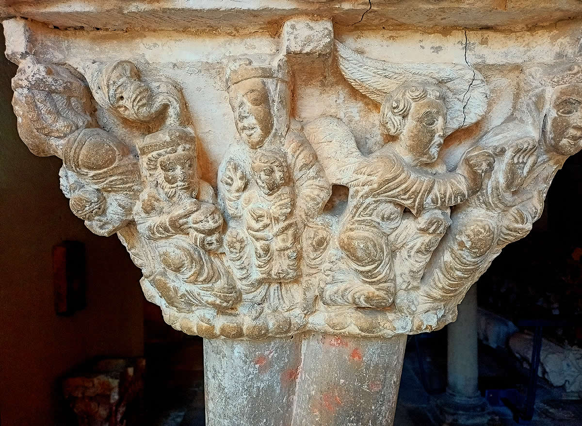 Capitel del Ciclo de la Natividad en la Sala Capitular