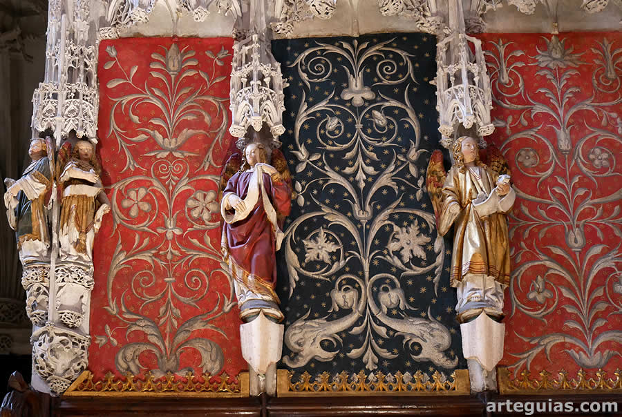 El color es el gran protagonista del interior de la catedral