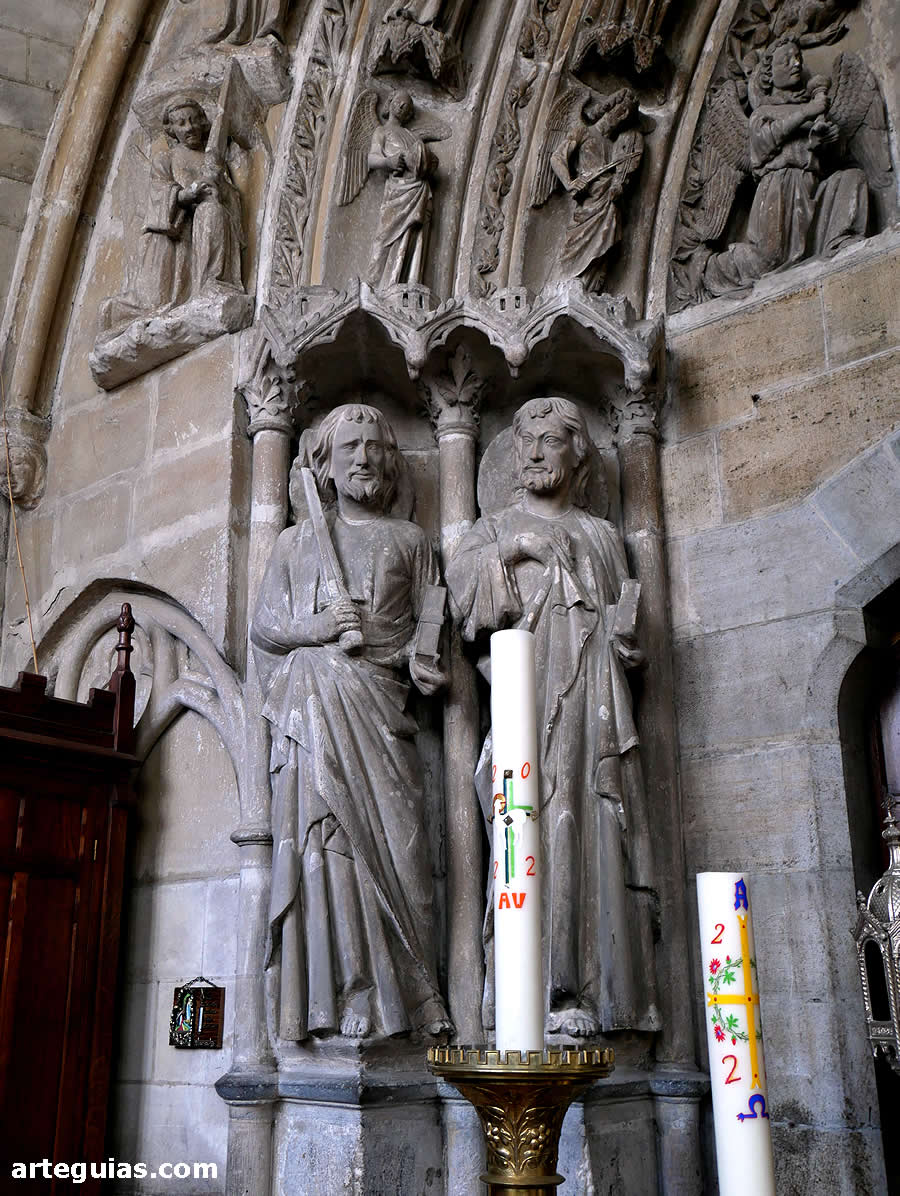 Apóstoles de las puertas del claustro
