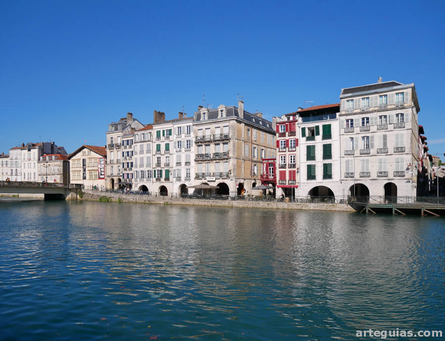 Bayona y el río Nive