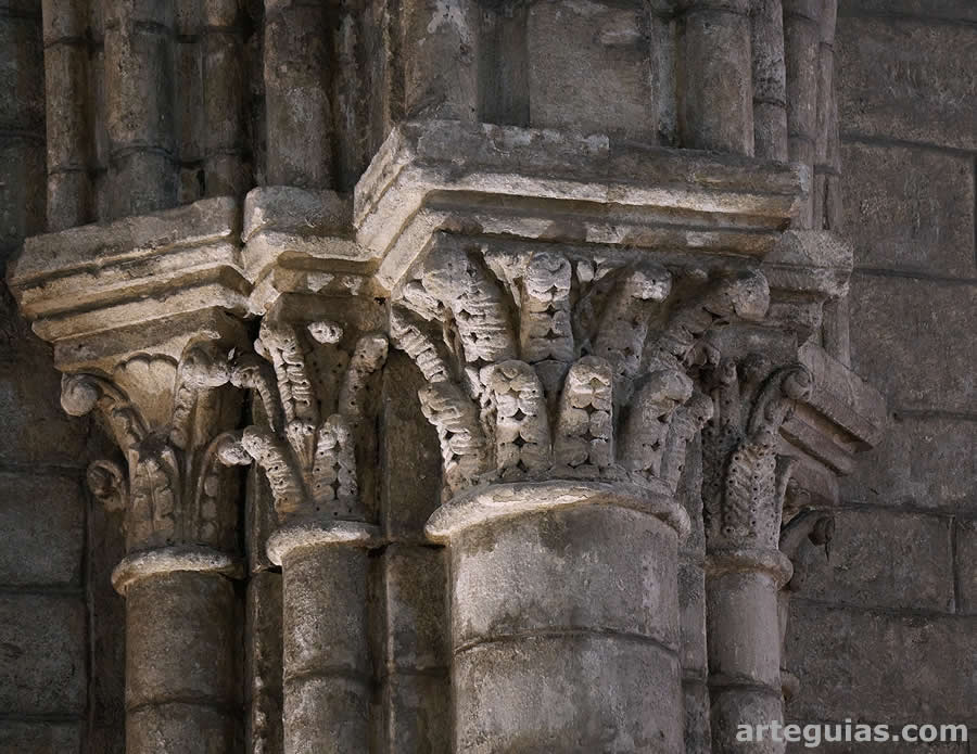 Columnas y capiteles