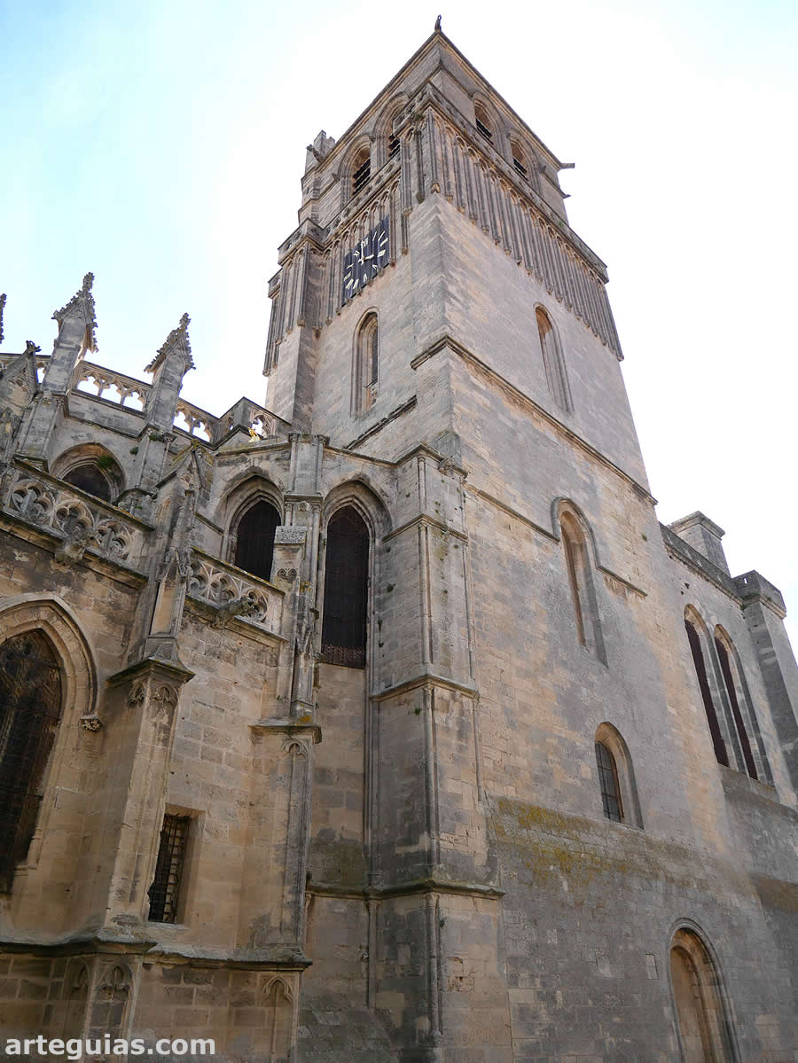 Torre campanario fortificada