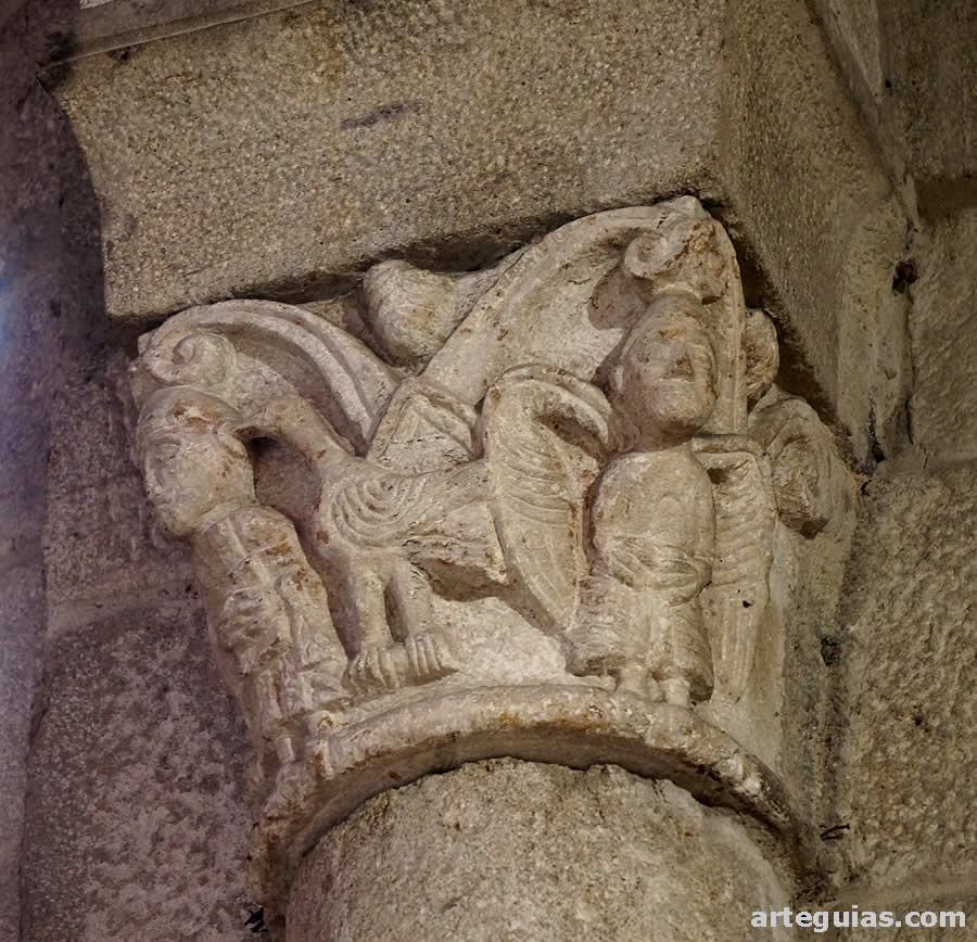 Capitel rom&aacute;nico del interior