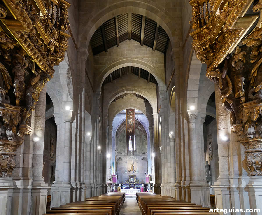 Interior de la Catedral de Braga desde los pies