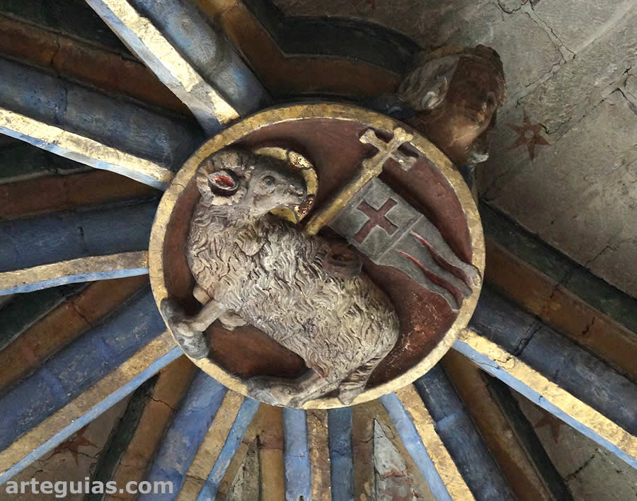 Clave de b&oacute;veda con un Agnus Dei