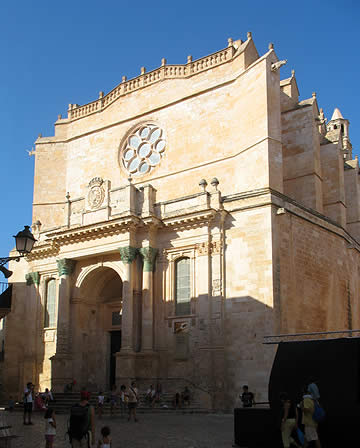Fachada de la Catedral de Santa Mar&iacute;a de Ciutadella