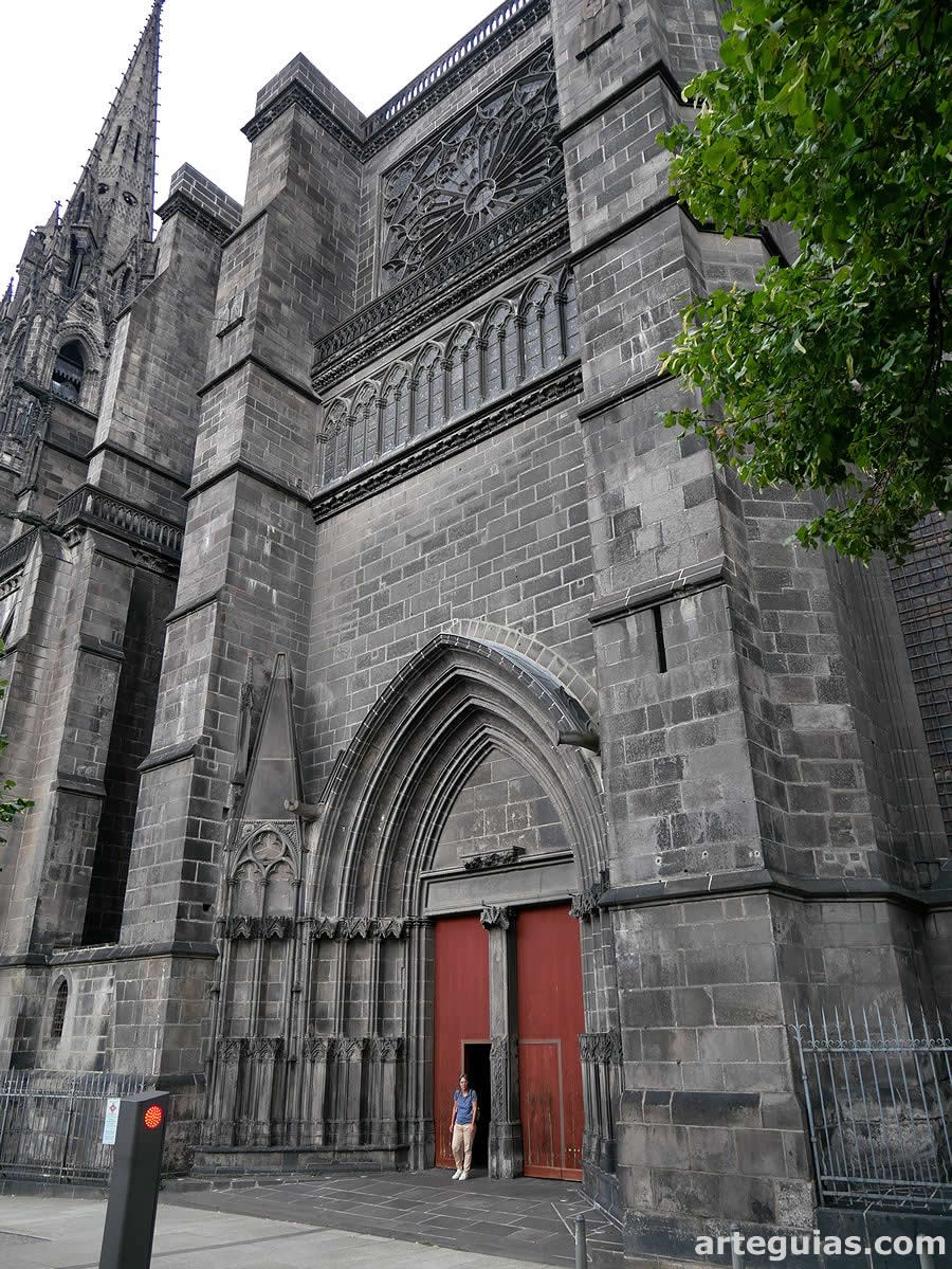 Puerta del brazo sur del transepto