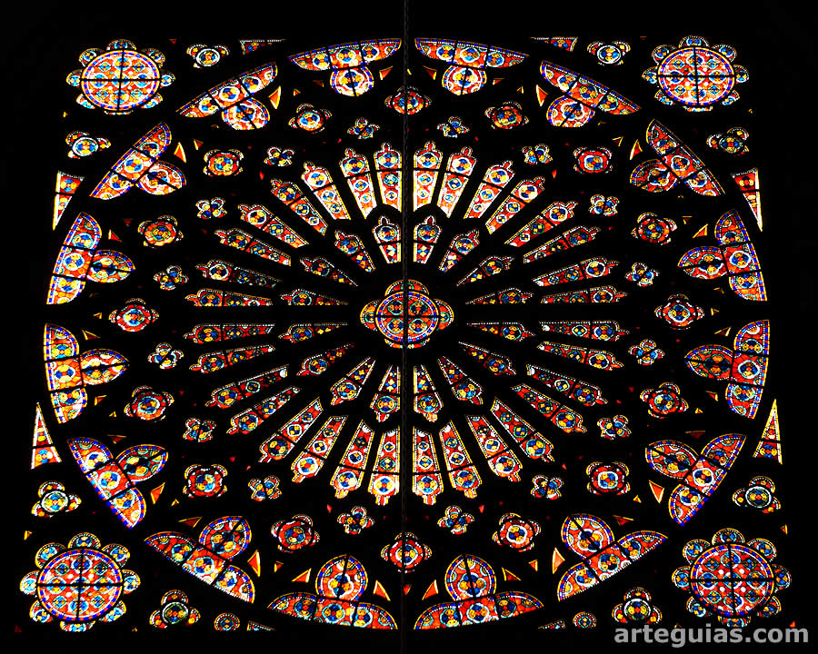 Roset&oacute;n g&oacute;tico muy espectacular