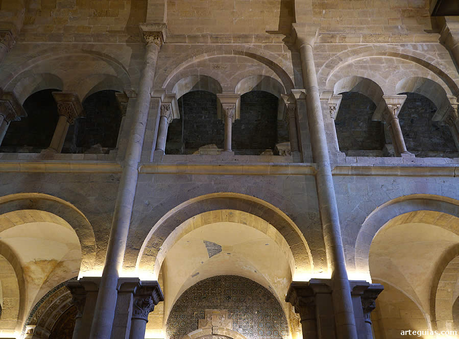 Alzado de la nave central de la Catedral Vieja de Coímbra