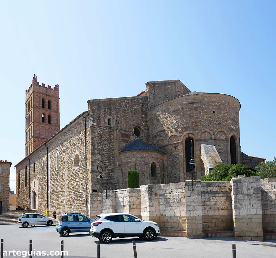 Catedral de Elna desde el sureste