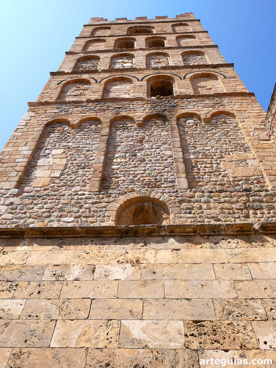 Torre campanario