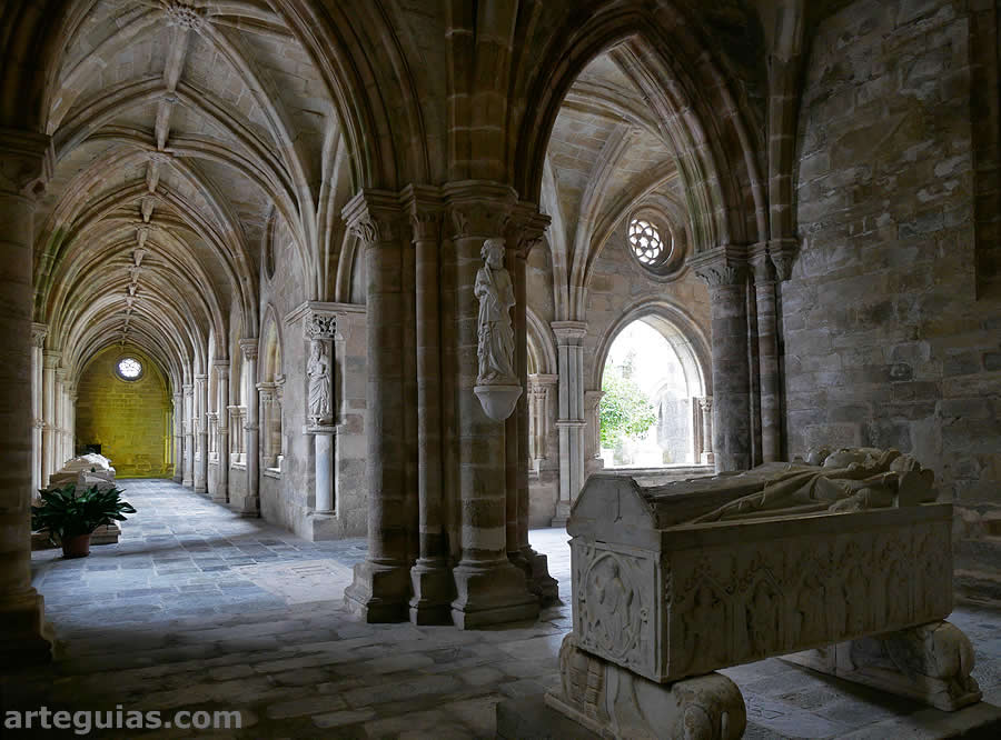Capela do Fundador en el claustro