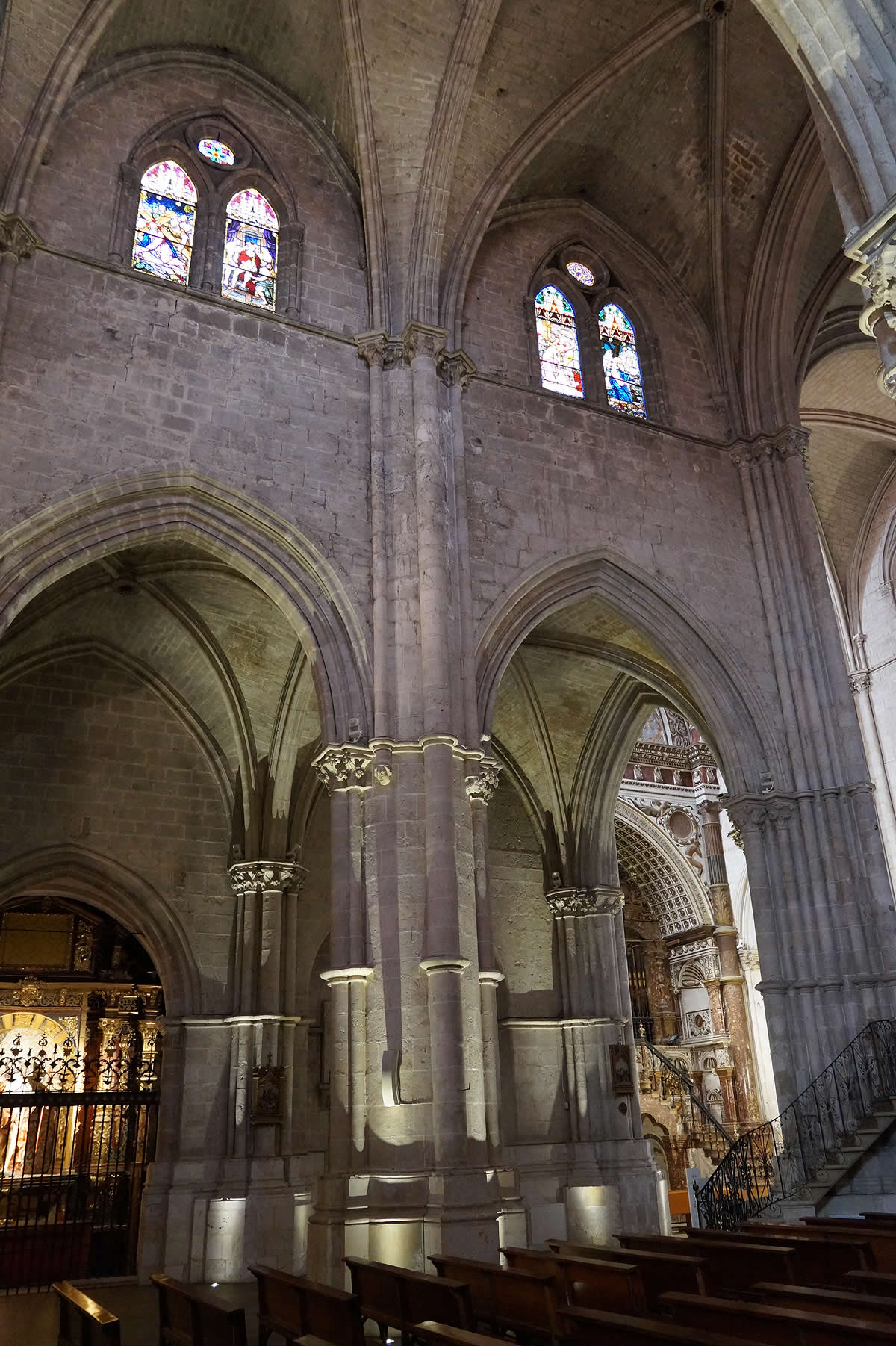 Aspecto gótico apegado a la arquitectura cisterciense en la catedral de El Burgo de Osma