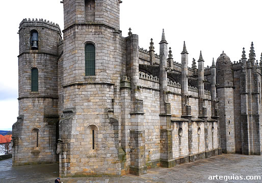 La catedral de Guarda desde el suroeste