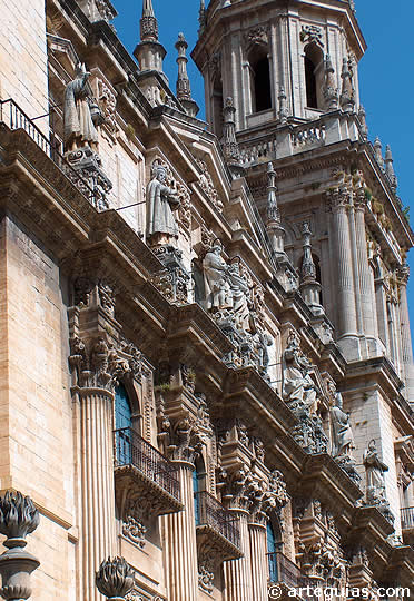 Fachada de la catedral jiennense