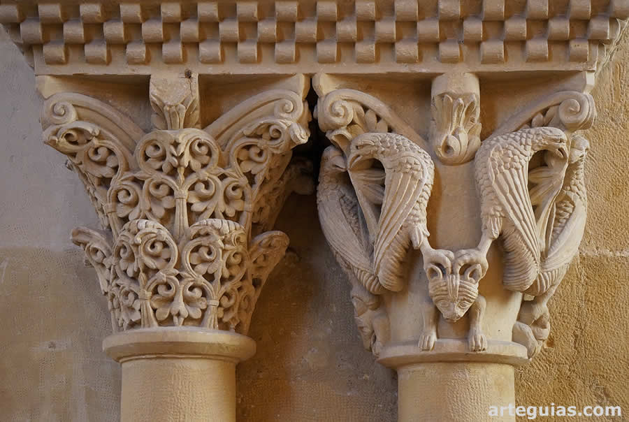 Capiteles del &aacute;bside norte