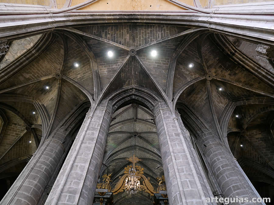 B&oacute;vedas de crucer&iacute;a de la girola