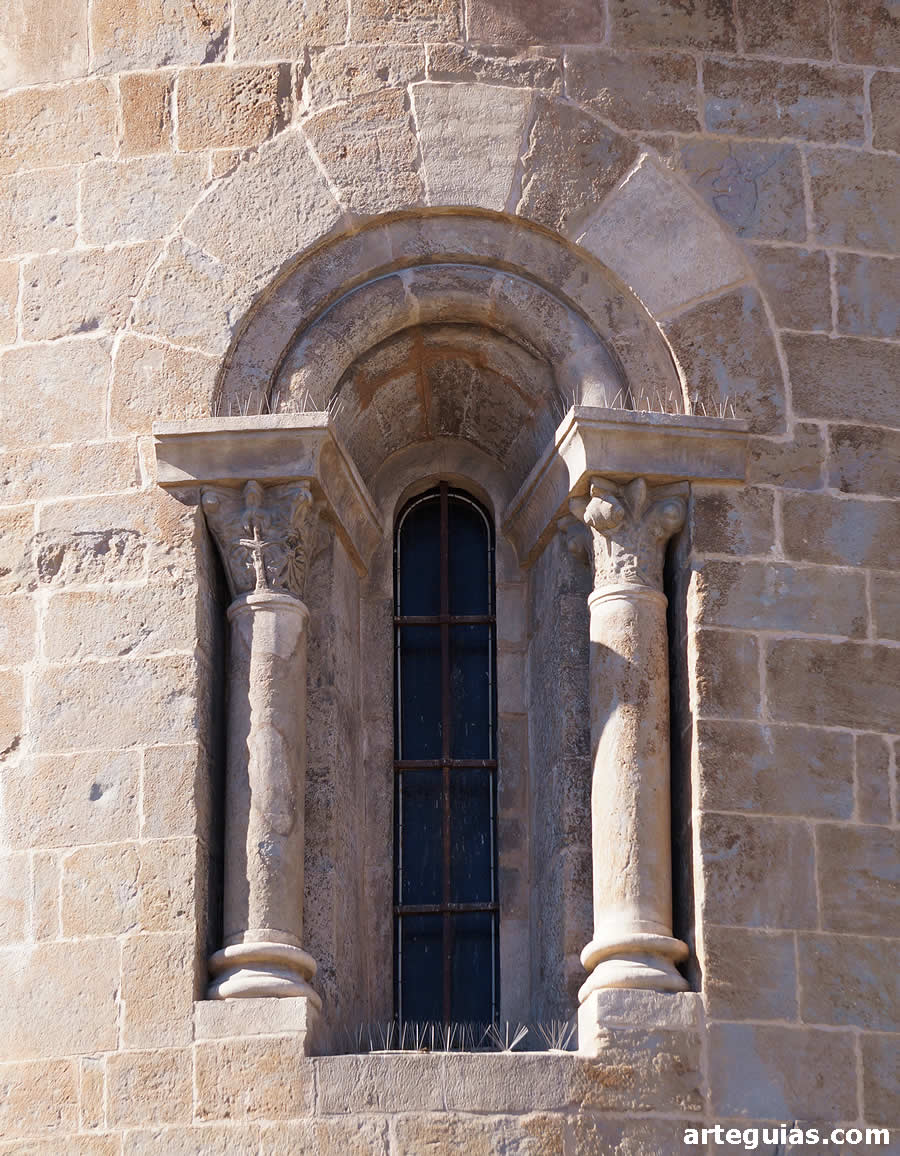 Ventanal del ábside central