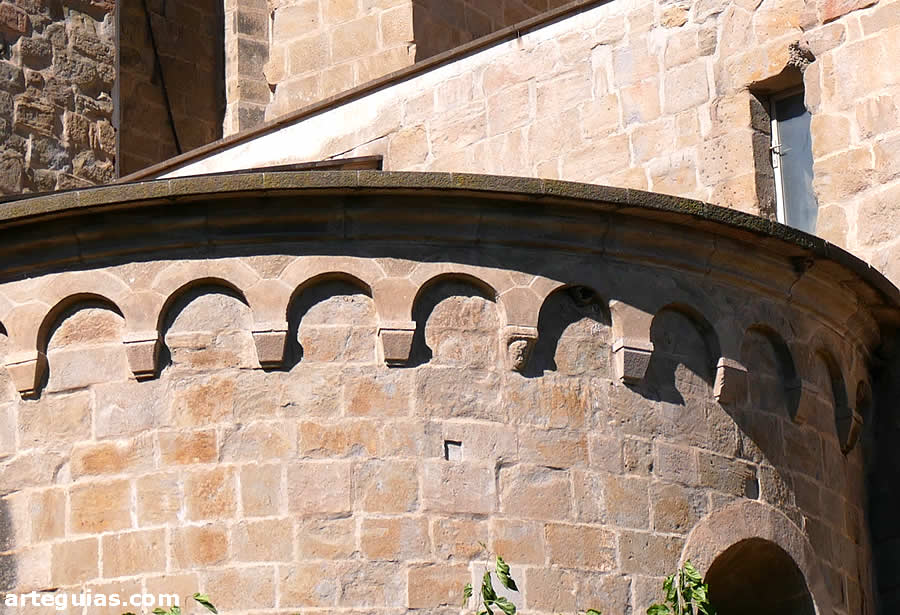 Alero del absidiolo meridional