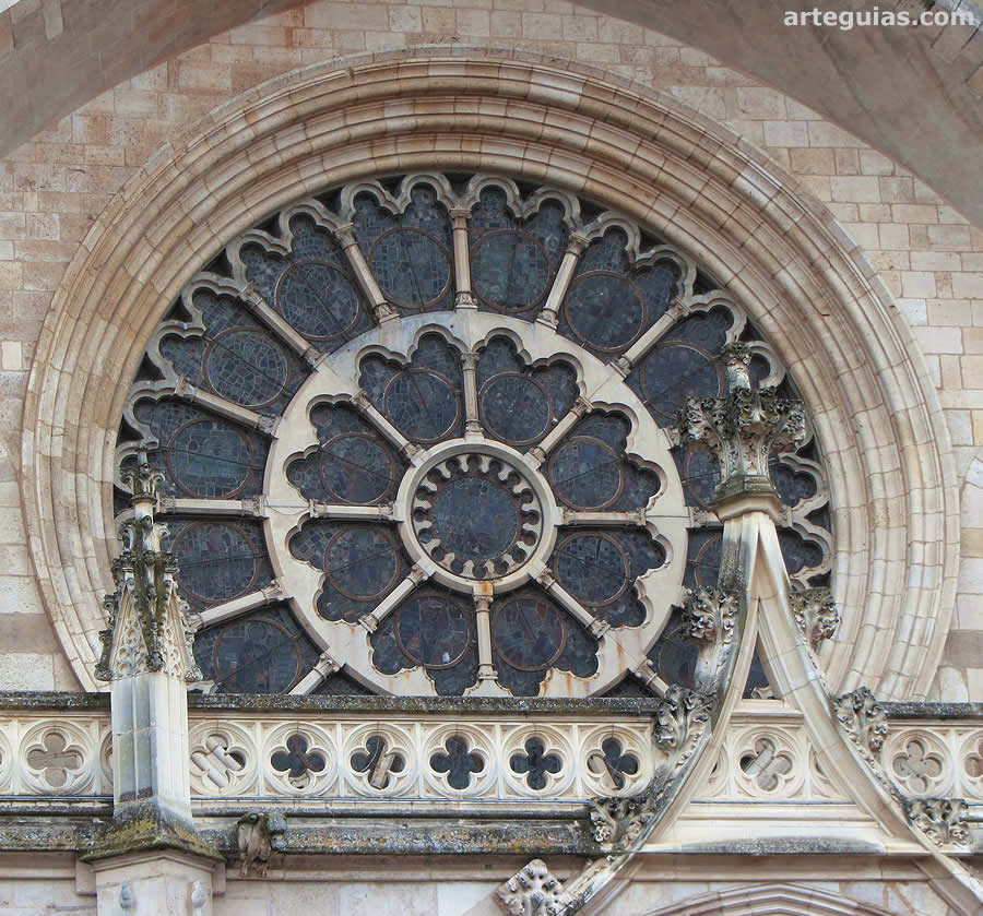 Roset&oacute;n de la fachada occidental