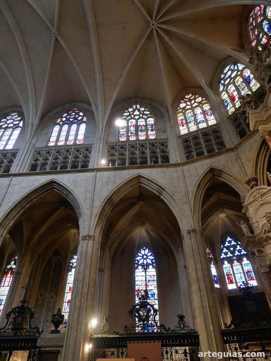 Cabecera g&oacute;tica catedralicia del siglo XIII y XVII