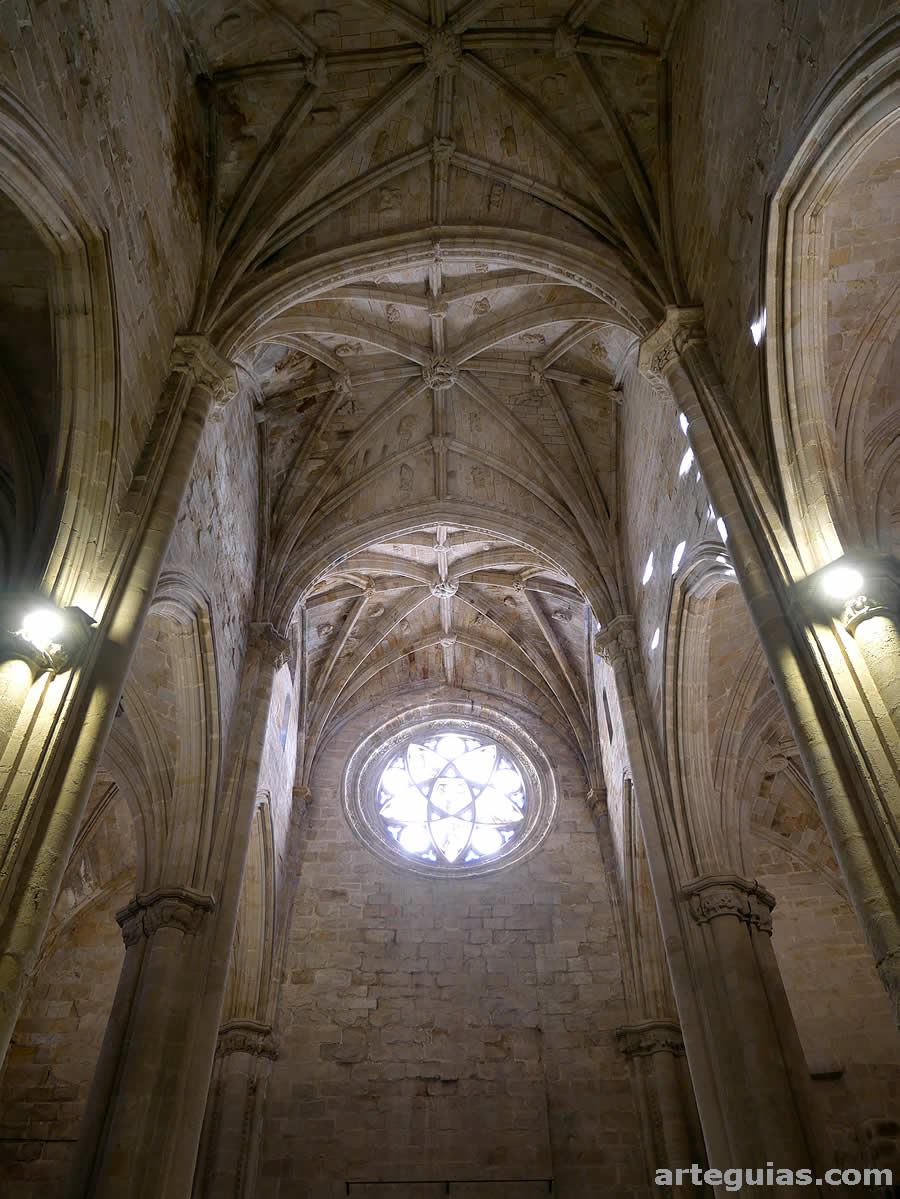 Catedral Vieja de Plasencia, Cáceres: interior de las naves góticas