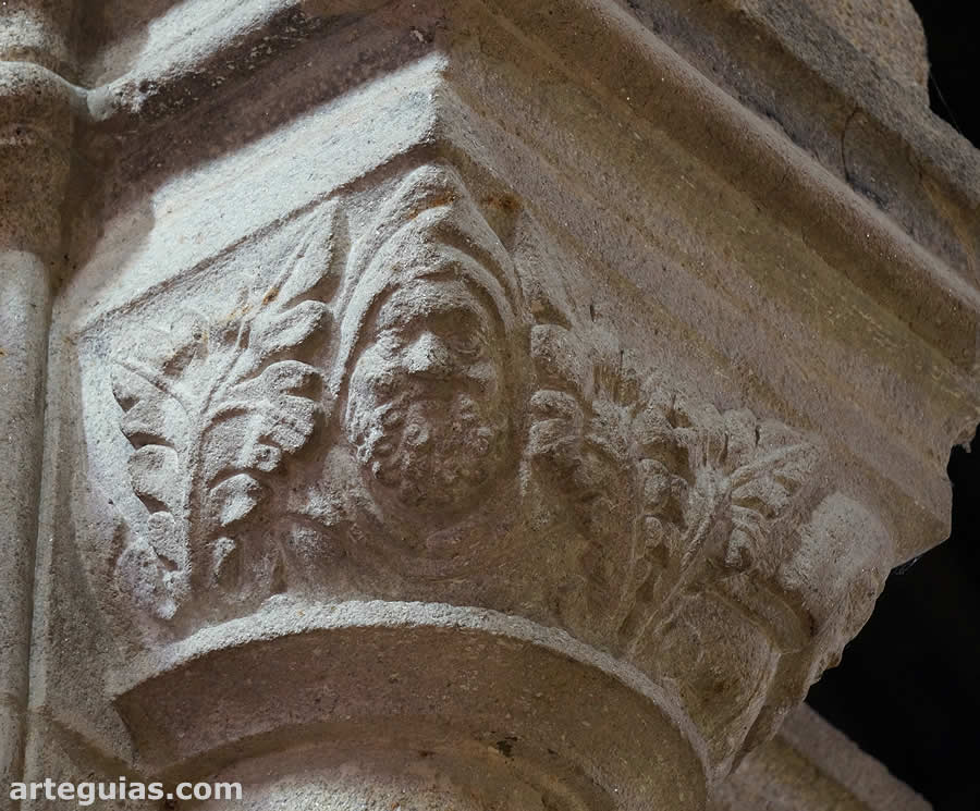 Capitel figurado del interior de la catedral