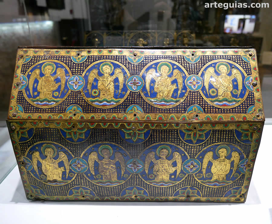 Museo de Arte Sacro de la Catedral de Viseu: arqueta románica