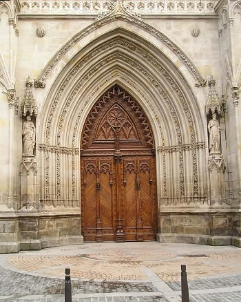 Portada de la Catedral de Bilbao