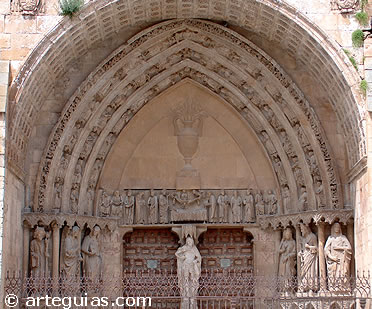 Portada de la Catedral de Burgo de Osma
