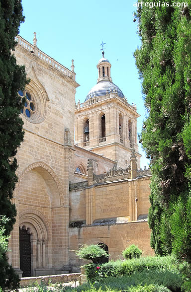 Catedral de Ciudad Rodrigo: costado norte y torre
