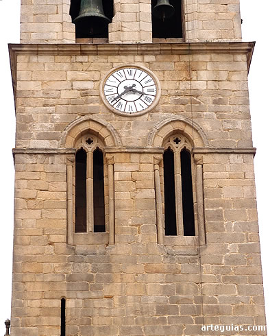 Troneras g&oacute;ticas del campanario