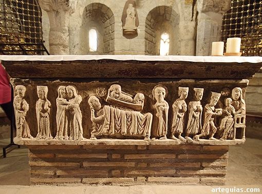 Una de las joyas de la Catedral de Roda de Isábena es el sarcófago del obispo San Ramón